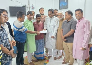 টাঙ্গাইলে ছাত্র আন্দোলনে আহত ৫ পরিবার পেল স্বপন ফকিরের আর্থিক সহযোগিতা