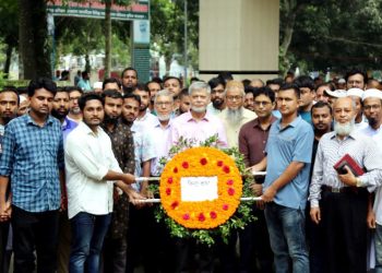 মাভাবিপ্রবি’র নব নিযুক্ত ভিসি’র যোগদান – ফুলেল শুভেচ্ছায় সিক্ত