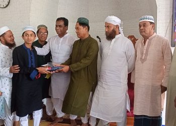 টাঙ্গাইলে ৪০ দিন জামাতে নামাজ আাদায়ে পুরস্কার পেলো ৪৭ জন শিশু