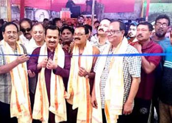 টাঙ্গাইলে পূজামণ্ডপ পরিদর্শন করলেন বিএনপি নেতা বেনজীর টিটো