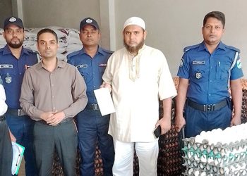 টাঙ্গাইলে বেশি দামে ডিম বিক্রি ৩ব্যবসায়ীকে আড়াই লাখ টাকা জরিমানা 