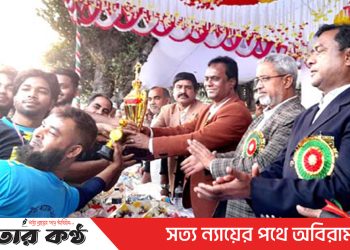 টাঙ্গাইলে পার্ক বাজার ব্যবসায়ী সমিতির প্রীতি ফুটবল ম্যাচ অনুষ্ঠিত