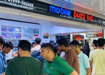 মোবাইল বাজ বিডিতে নিয়মিত ভীড়, শুক্রবার ও মঙ্গলবারে প্রযুক্তিপণ্যে বাড়তি আগ্রহ!